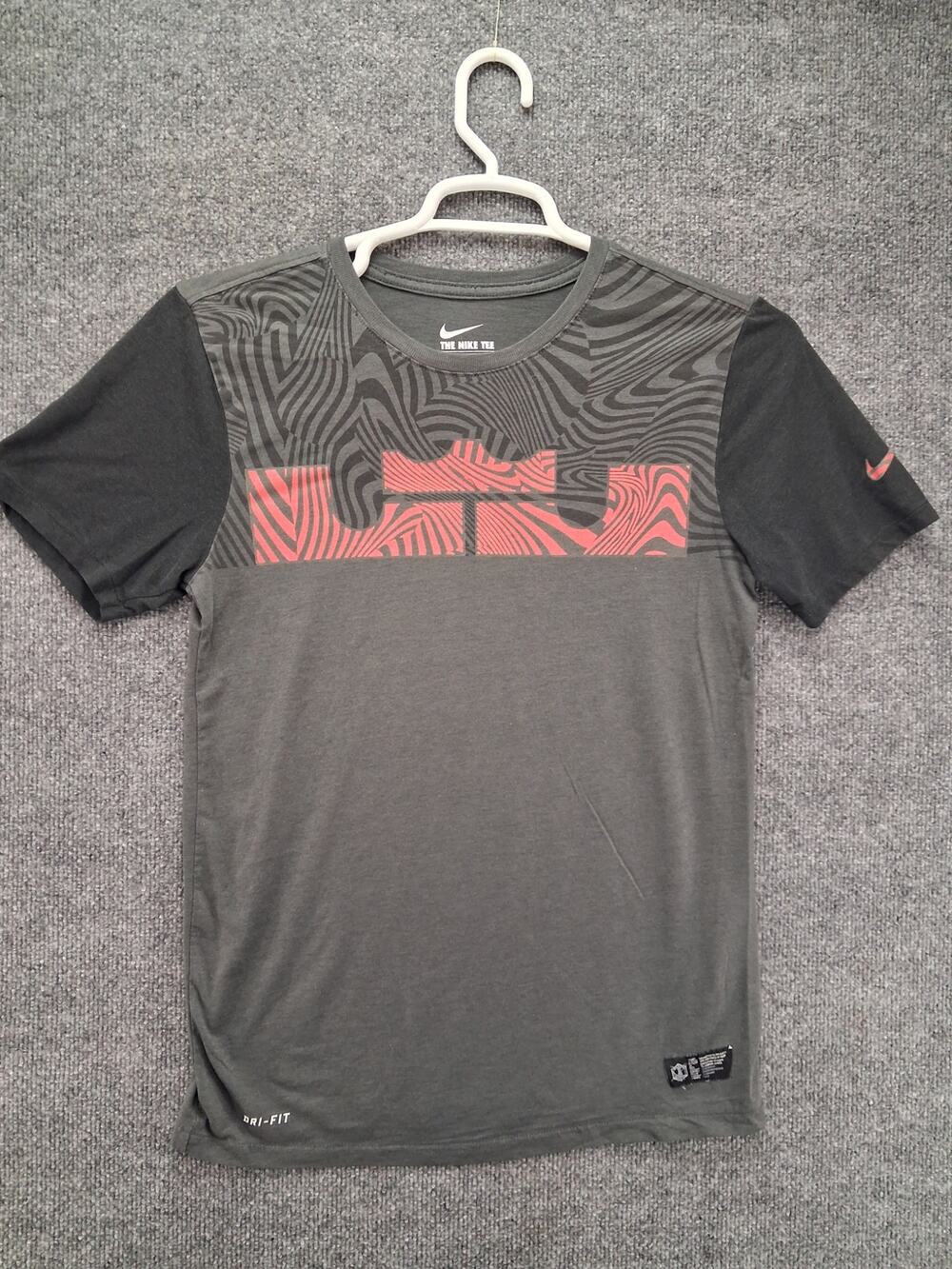 Nike Dri Fit T Shirt Mens Small Gray Short Sleeve Athletic Fit
